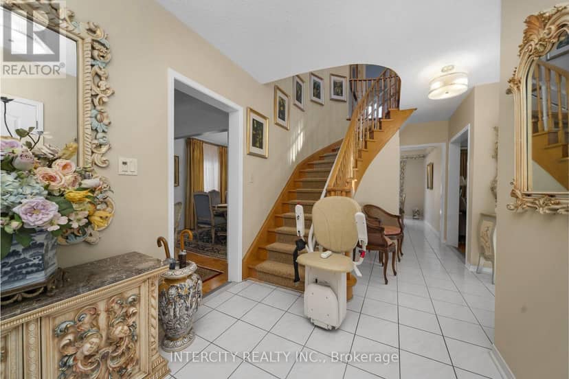 35 Avro Road, Vaughan, photo 6