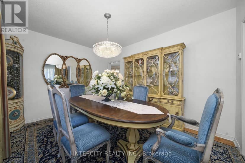 35 Avro Road — photo 9 of 40