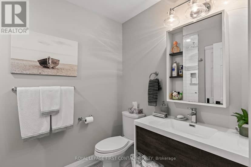 308 - 21 Kempenfelt Drive — photo 29 of 39