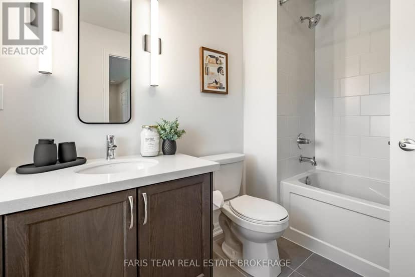 207 Sutherland Street S — photo 20 of 34