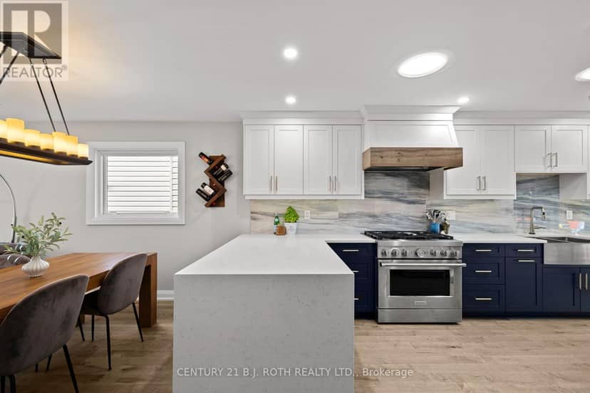 61 Orwell Crescent — photo 11 of 36