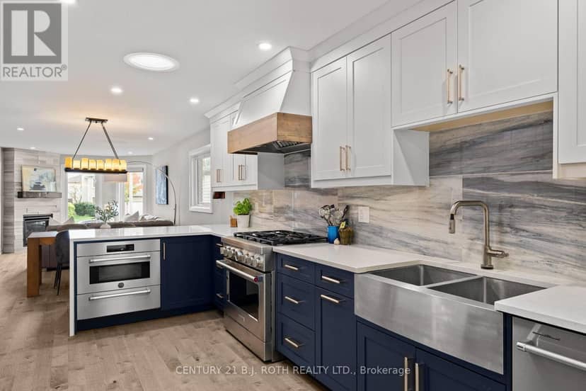 61 Orwell Crescent — photo 12 of 36