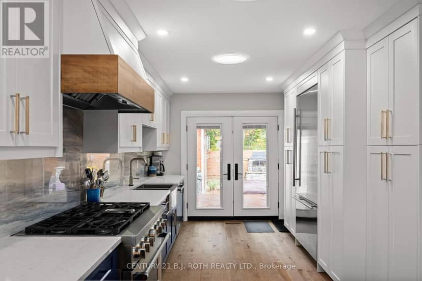 61 Orwell Crescent — photo 14 of 36