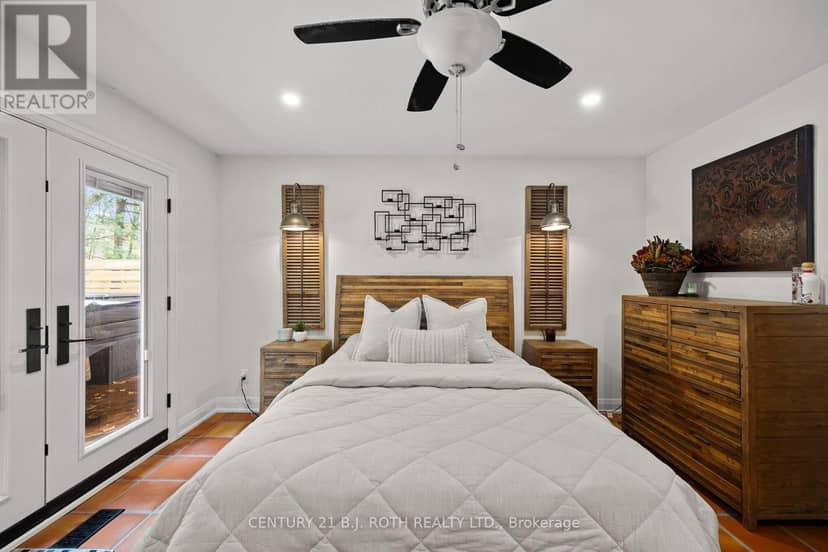 61 Orwell Crescent — photo 16 of 36