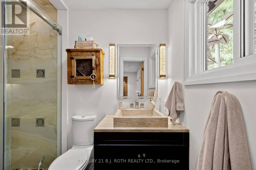 61 Orwell Crescent — photo 17 of 36