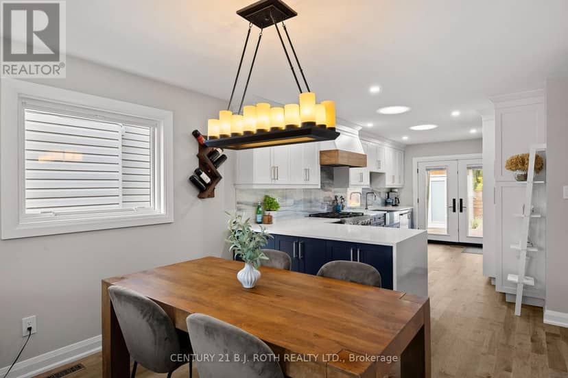 61 Orwell Crescent — photo 9 of 36