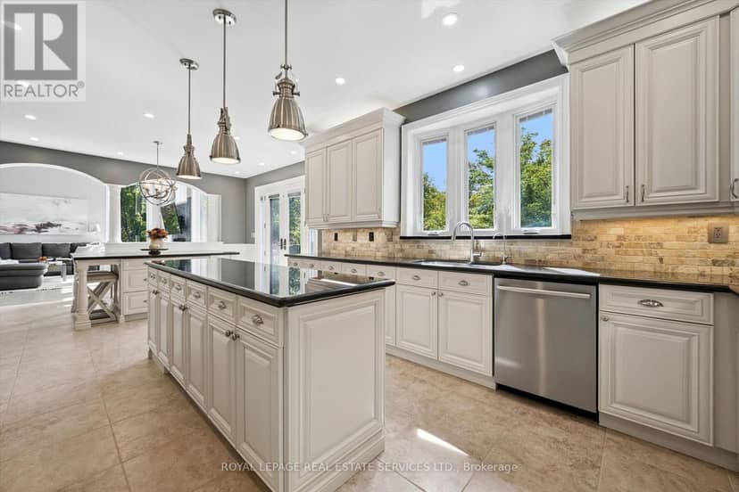 1036 Valley Crest Circle, Oakville, photo 7