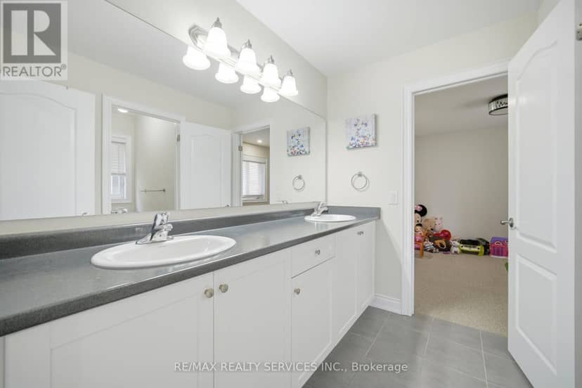 152 Newhouse Boulevard — photo 30 of 40
