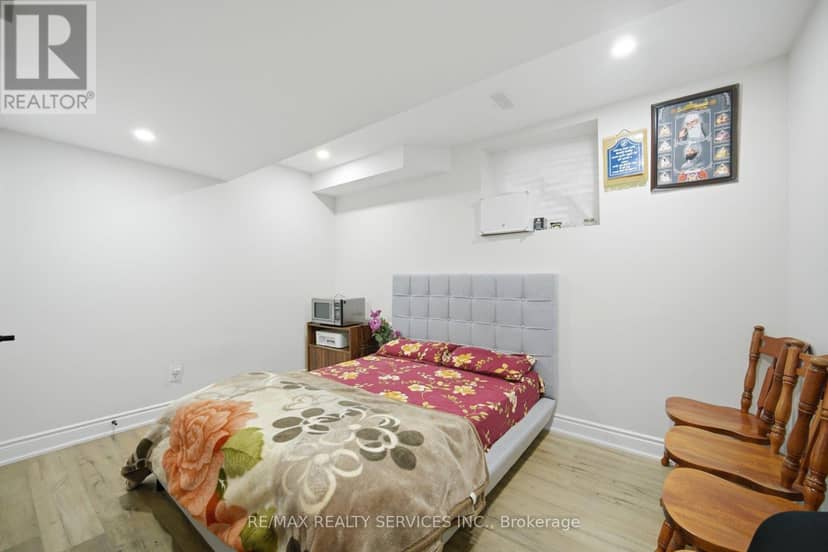 152 Newhouse Boulevard — photo 39 of 40
