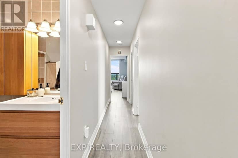 2101 - 1515 Lakeshore Road E — photo 23 of 40