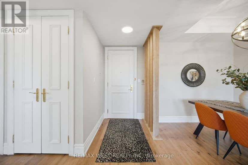 701 - 10 Old York Mills Road, Toronto, photo 6
