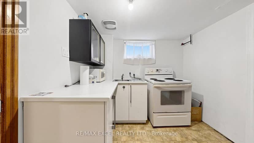 11 Hutton Avenue — photo 35 of 40
