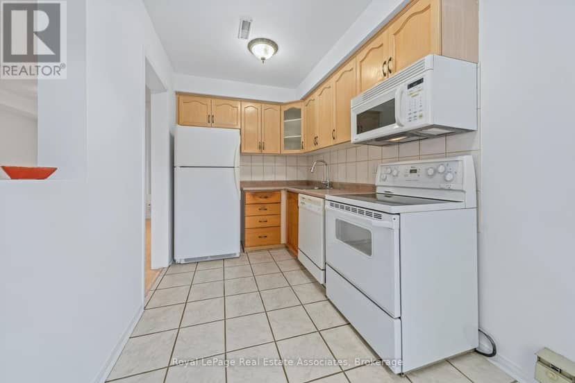 30 Stewart Maclaren Road — photo 16 of 38