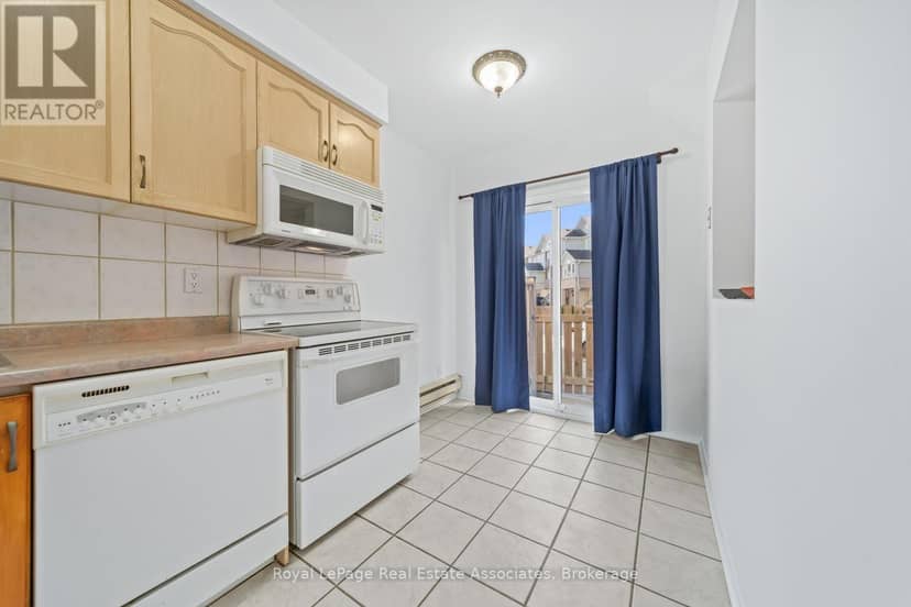 30 Stewart Maclaren Road — photo 13 of 38