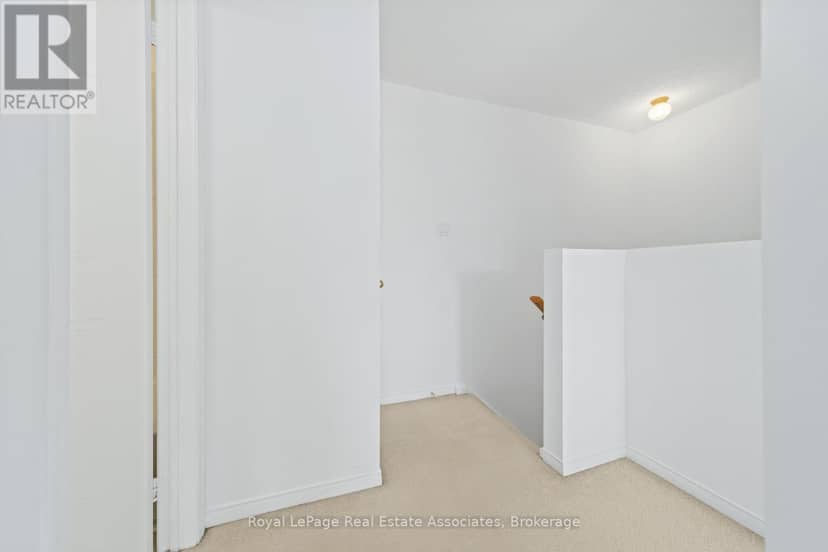 30 Stewart Maclaren Road — photo 25 of 38