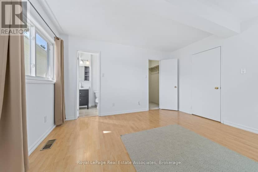 30 Stewart Maclaren Road — photo 21 of 38