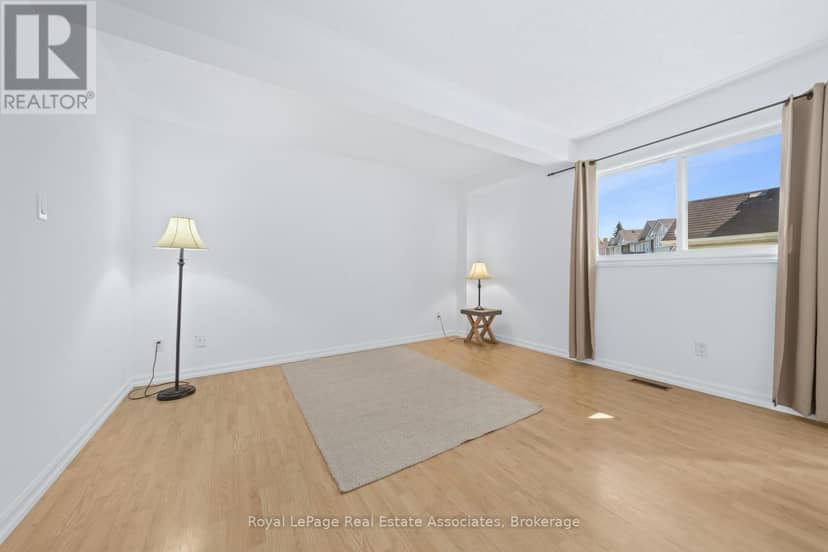 30 Stewart Maclaren Road — photo 19 of 38