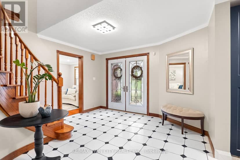 98 Wallace Drive, Cambridge, photo 2
