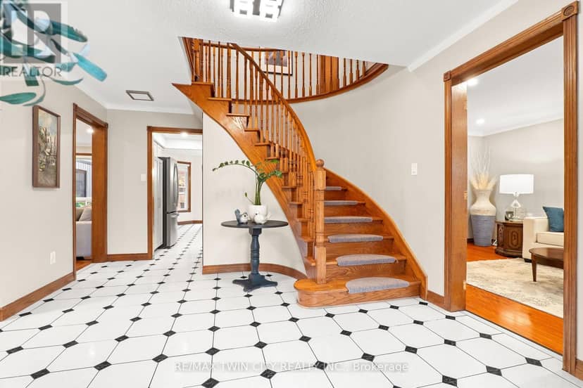 98 Wallace Drive, Cambridge, photo 3