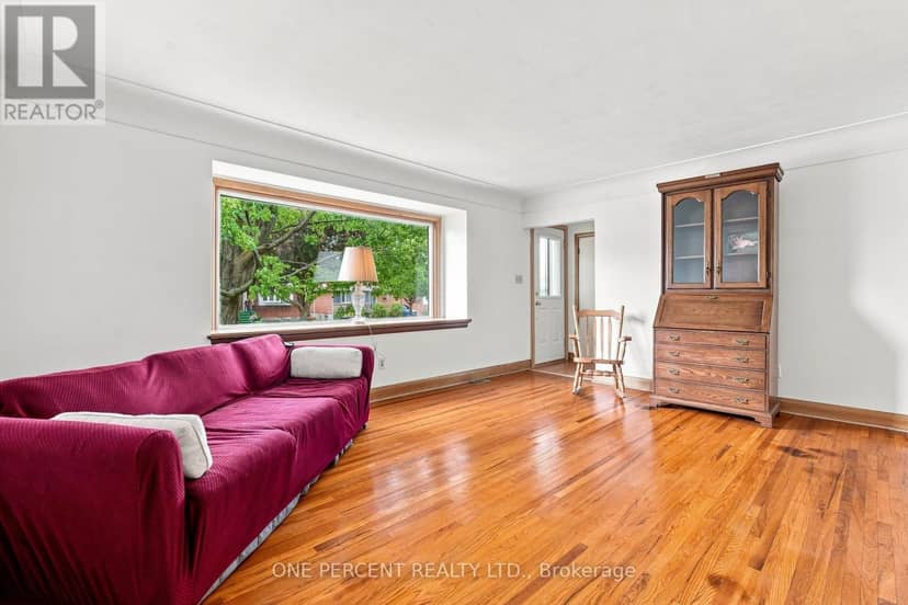 241 East 44th Street, Hamilton, photo 6