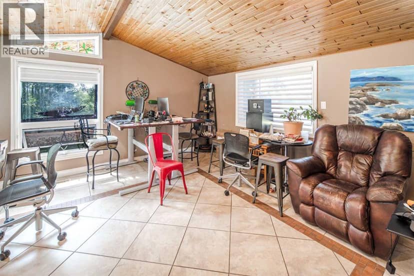 33076 Township Road 243 — photo 17 of 40