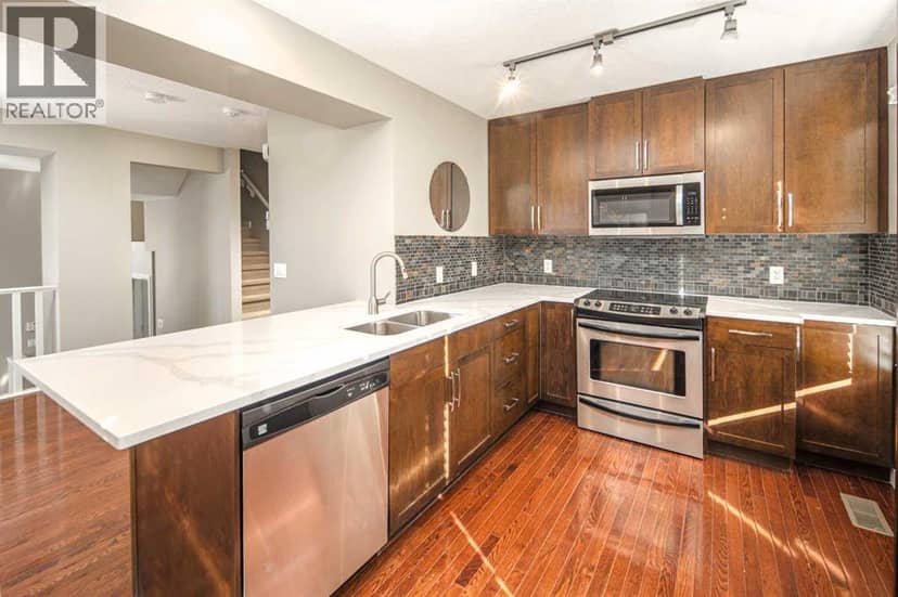 158 Aspen Hills Villas SW, Calgary, photo 2