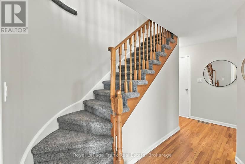 86 Cherry Blossom Crescent — photo 17 of 35