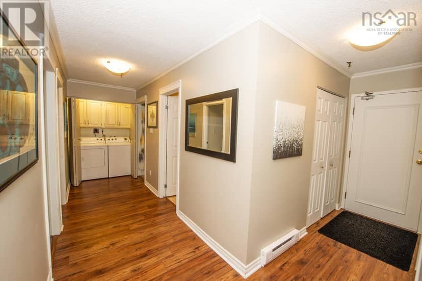 207 2 Lombardy Lane — photo 18 of 38