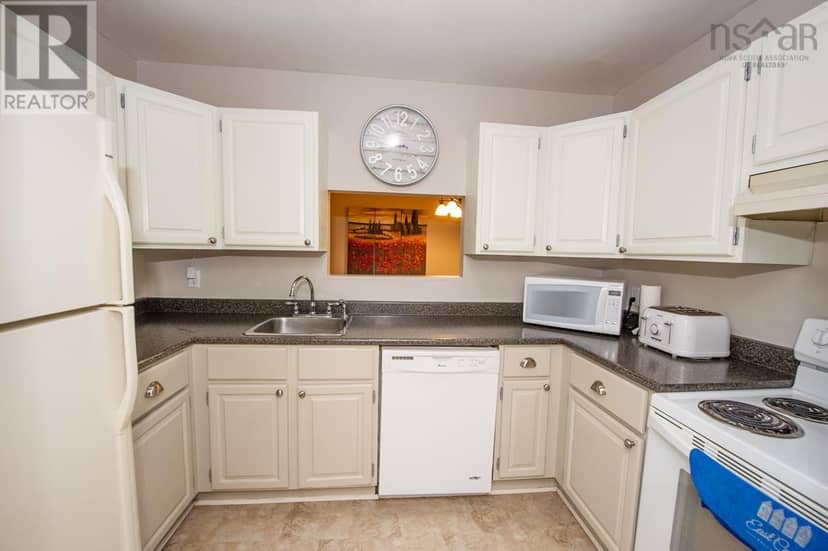207 2 Lombardy Lane — photo 4 of 38