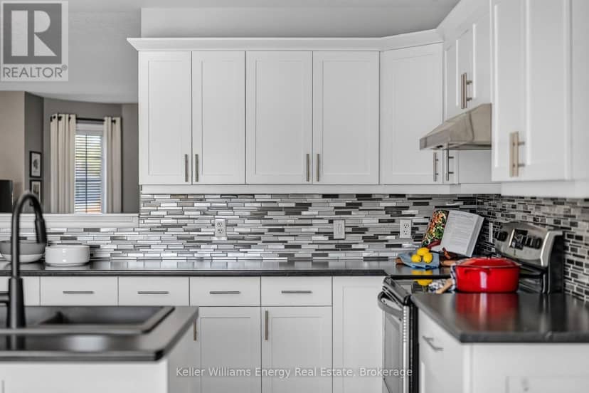 53 Lake Breeze Court — photo 12 of 40