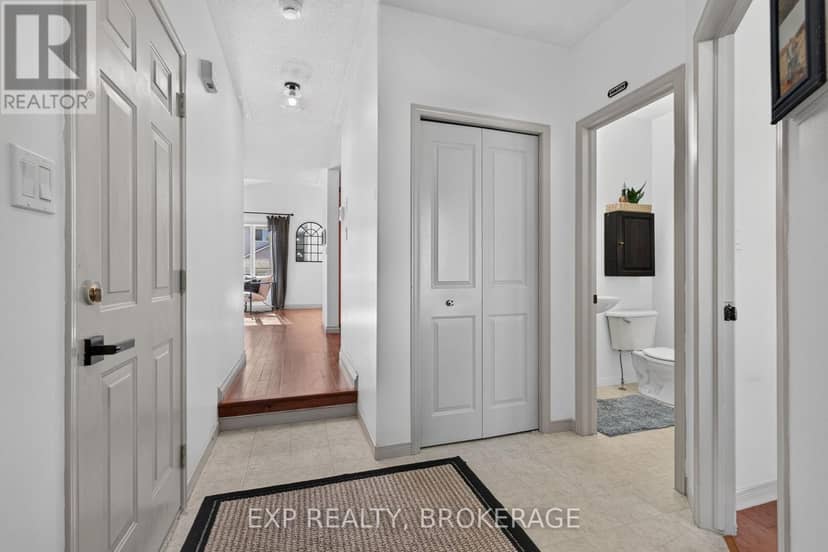 975 Rainbow Crescent, Kingston, photo 5