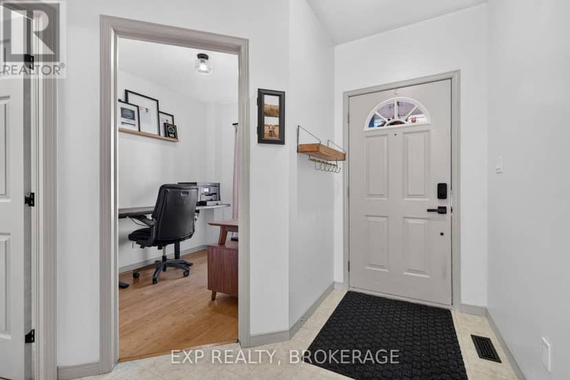 975 Rainbow Crescent, Kingston, photo 6
