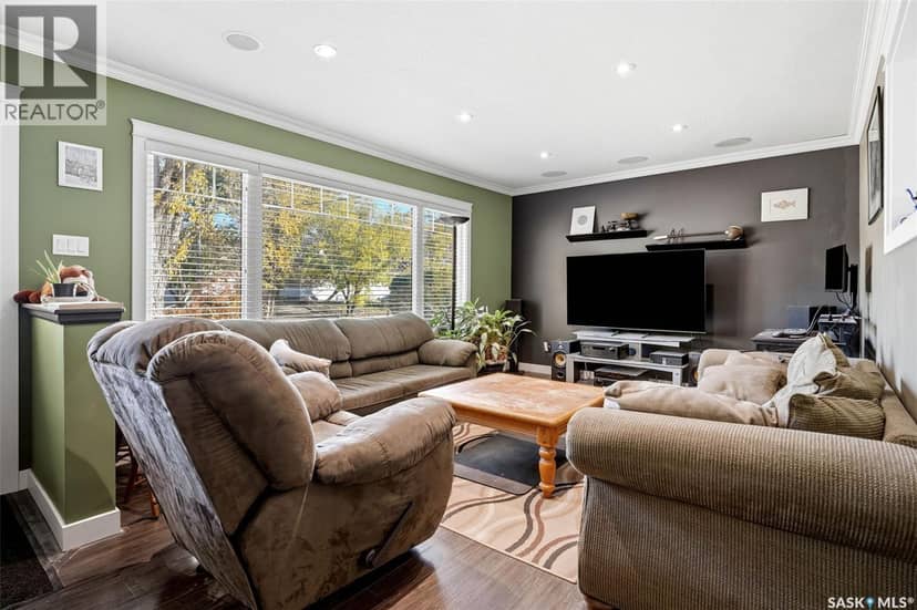 304 Halifax STREET N, Regina, photo 3