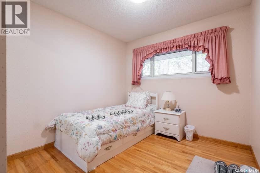 224 Frontenac Drive — photo 15 of 33