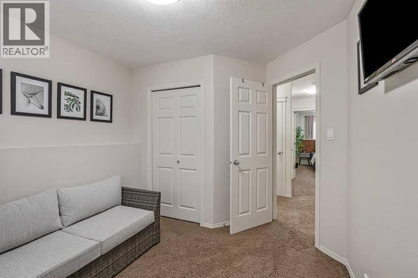 113 Mt Sundance Crescent W — photo 23 of 40