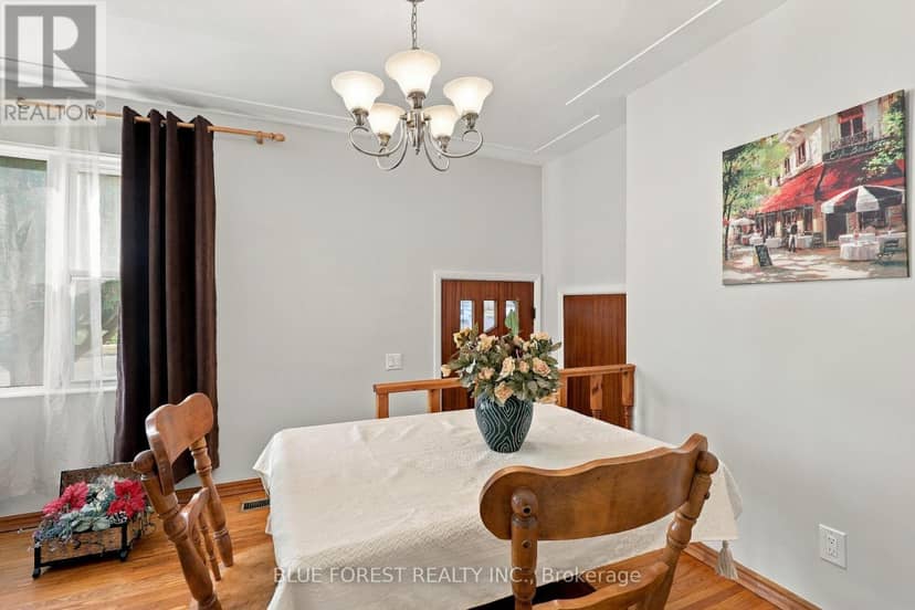105 Chesterfield Avenue — photo 10 of 40