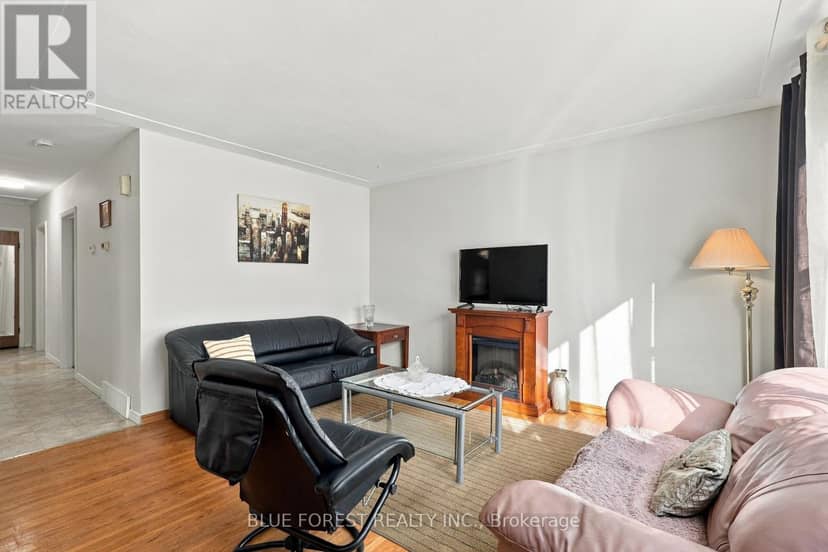 105 Chesterfield Avenue — photo 13 of 40