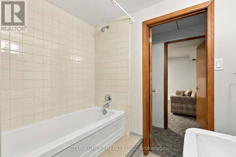 105 Chesterfield Avenue — photo 29 of 40
