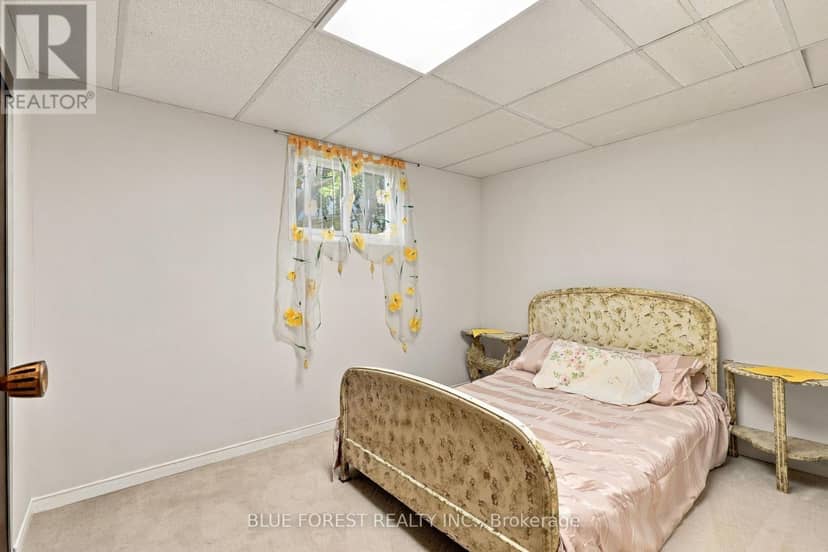 105 Chesterfield Avenue — photo 32 of 40