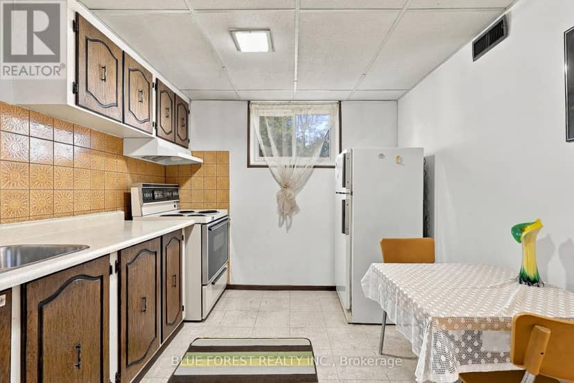 105 Chesterfield Avenue — photo 36 of 40