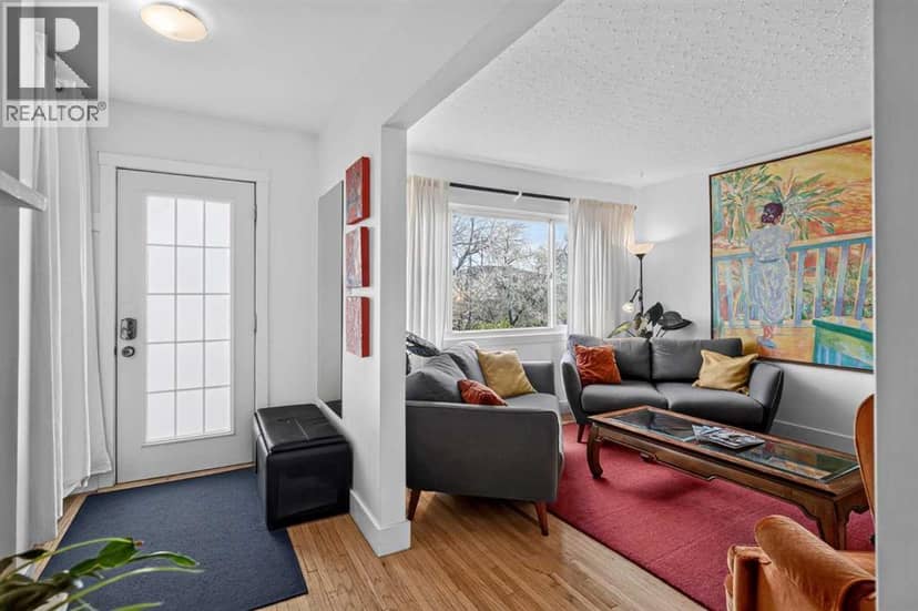 211/213 43 Avenue SW — photo 9 of 37