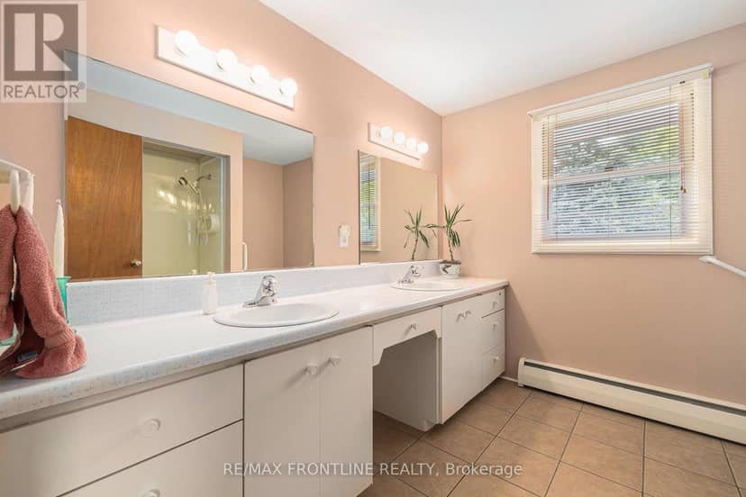12 Glenview Crescent — photo 38 of 40