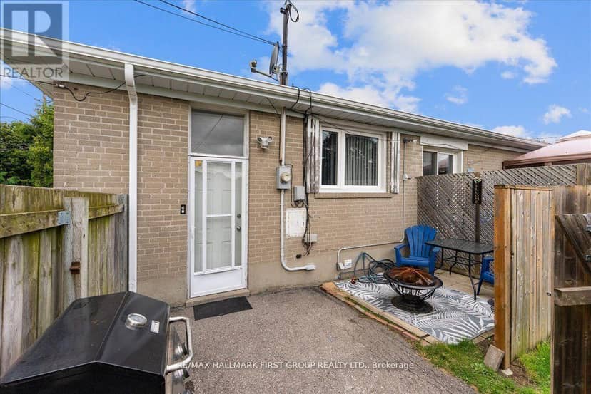 1014 Dunlop Street E — photo 23 of 27