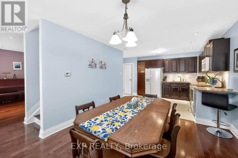 36 - 925 Bayly Street — photo 15 of 28