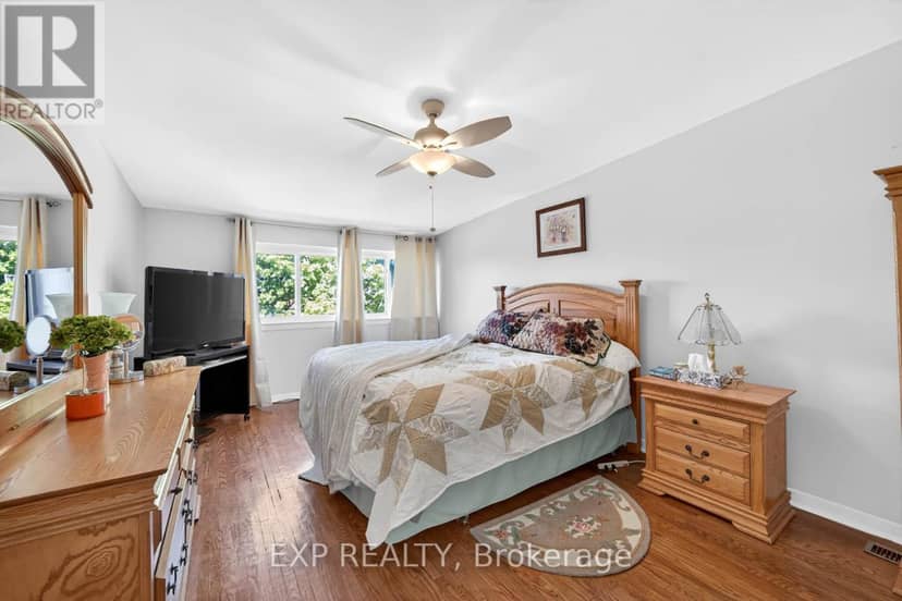 36 - 925 Bayly Street — photo 26 of 28
