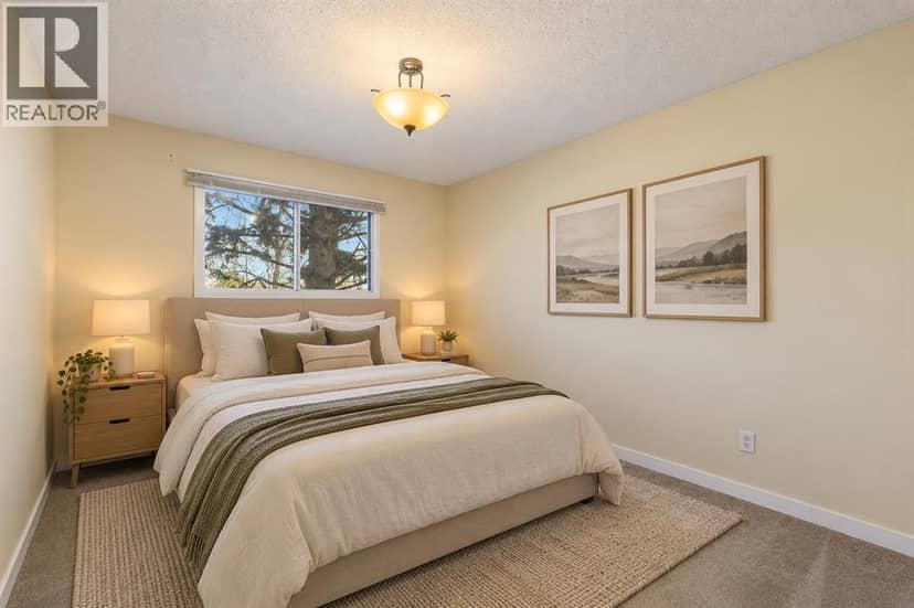 20 Dalhousie Crescent NW — photo 16 of 38