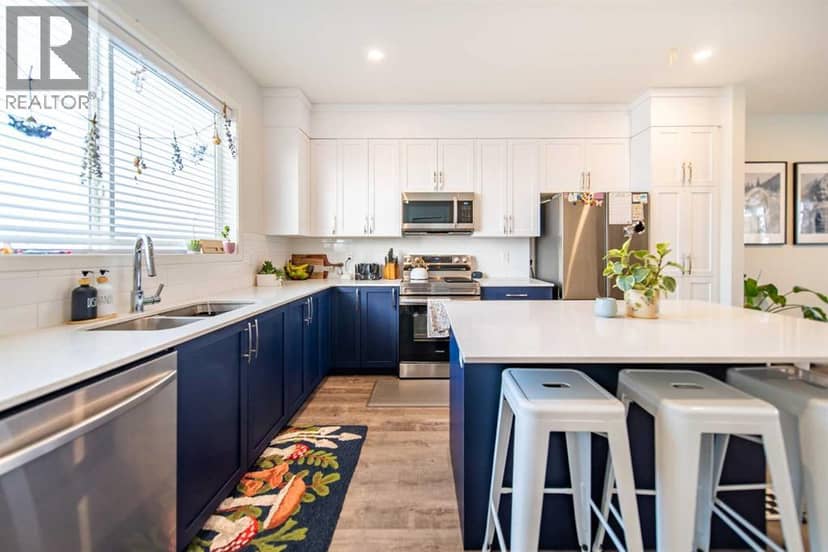 27 Iris Crescent — photo 14 of 40