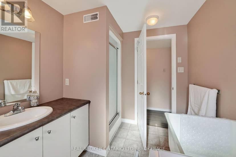 133 Bryden Avenue — photo 35 of 40