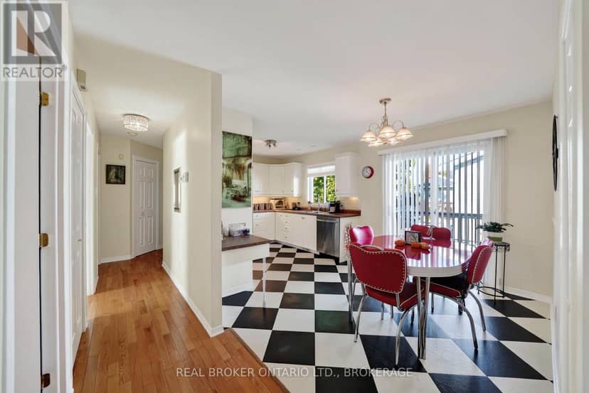 133 Bryden Avenue — photo 9 of 40