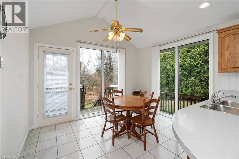 36 BUCKINGHAM Drive — photo 11 of 40